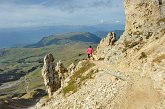 147 Scendiamo dalla Forcella dei Denti di Terrarossa verso l Alpe di Siusi